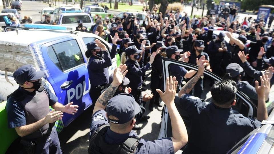 Desafectaron a 400 policías bonaerenses