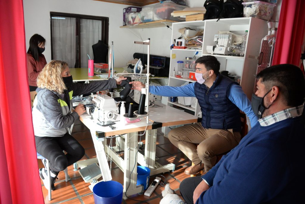 El Intendente visitó un taller