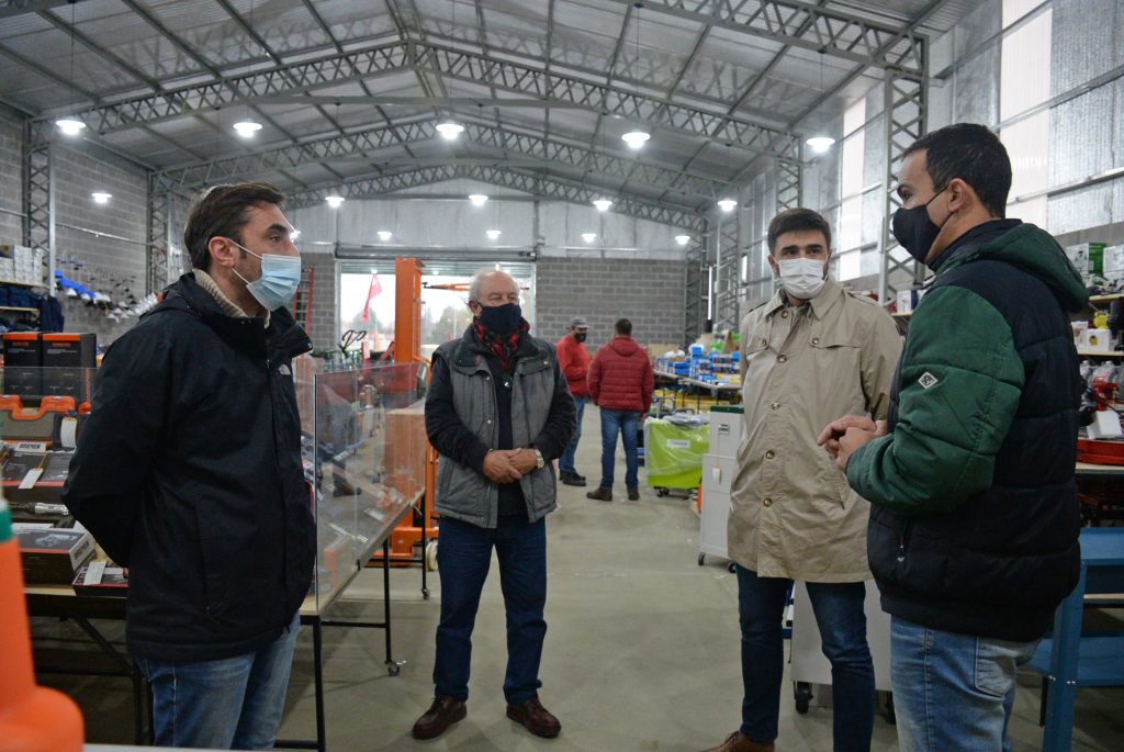 Ezequiel Galli visitó una empresa