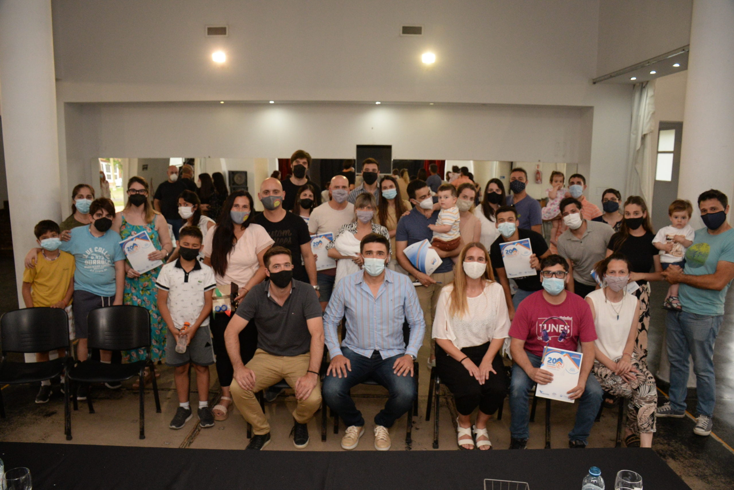 Firmaron los adjudicatarios de