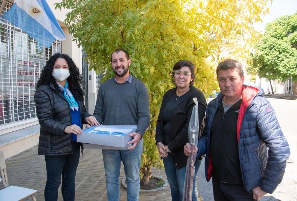 Consejeros Escolares hicieron entrega