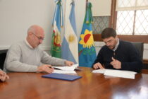 Ezequiel Galli encabezó firmas de convenios de cooperación entre Municipio y UNICEN