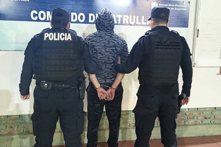 Robó una cartera de