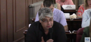 El concejal Frías sigue