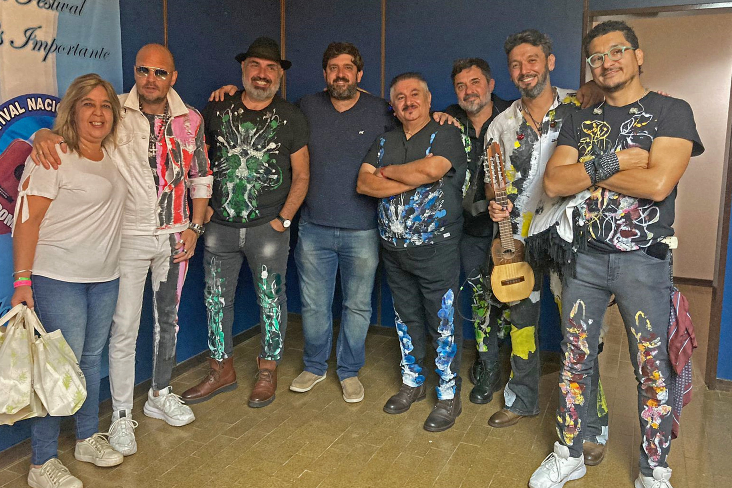 Los Tekis y Carlos