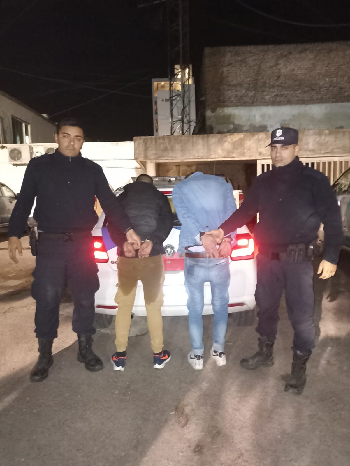 Dañaron las puertas del