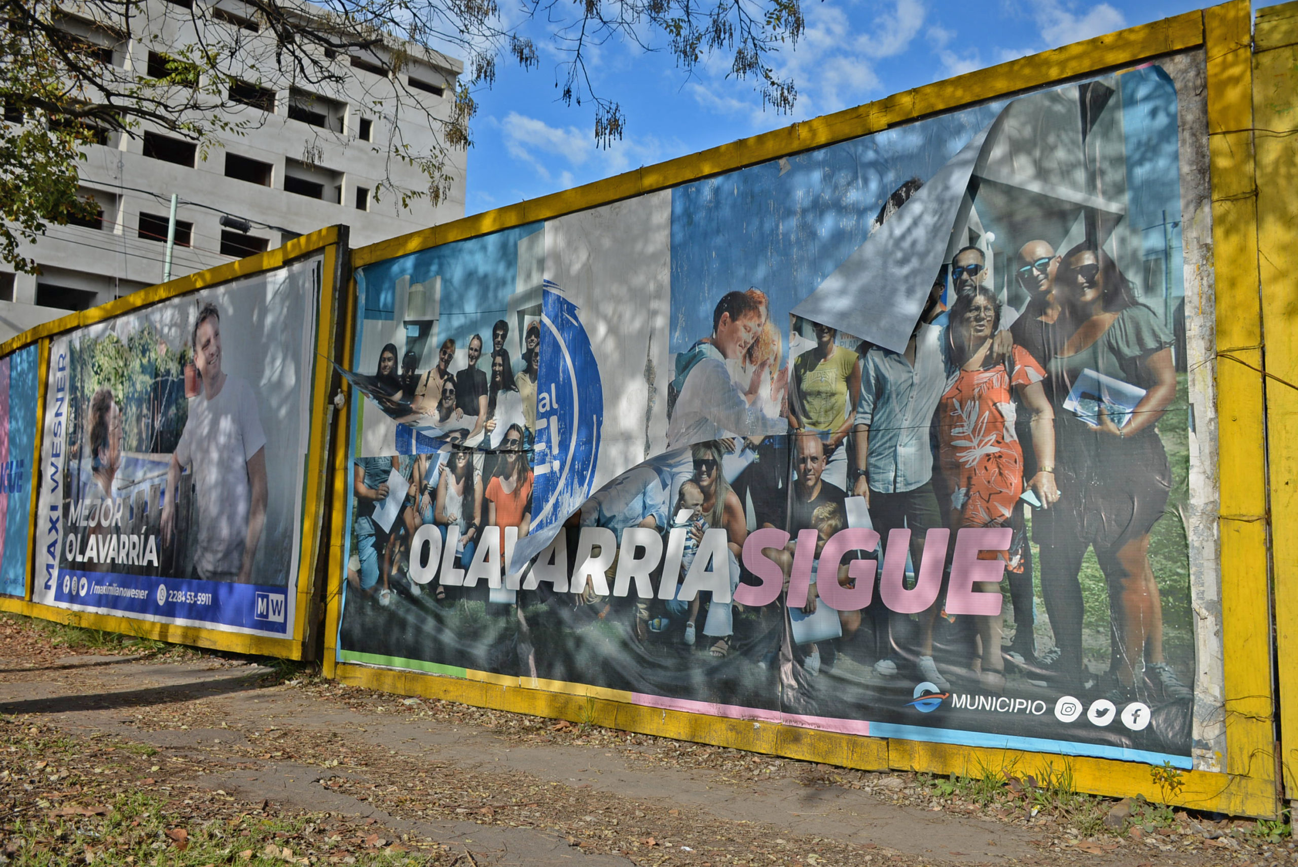 Destrozos de cartelería institucional