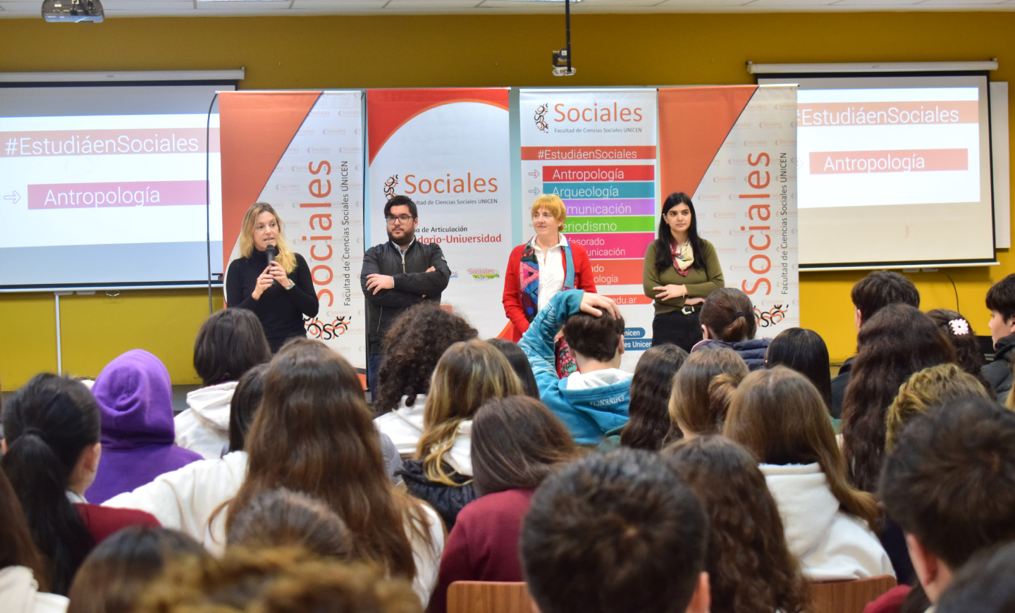 Exitosa jornada de Sociales