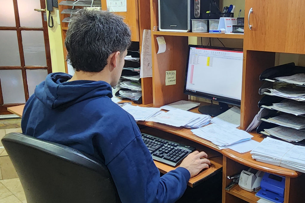Más jóvenes inician prácticas