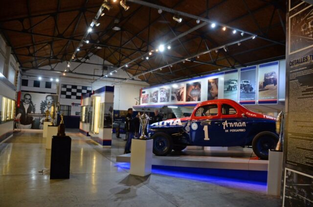 Exposición de autos clásicos