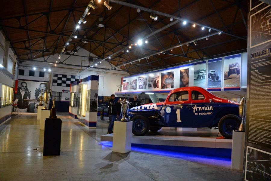 Exposición de autos clásicos