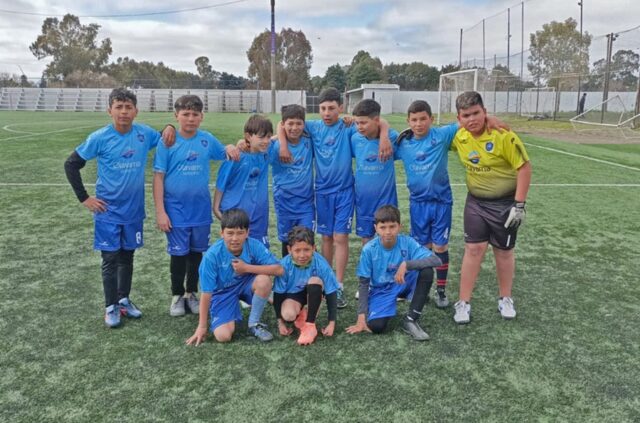 El fútbol barrial dice
