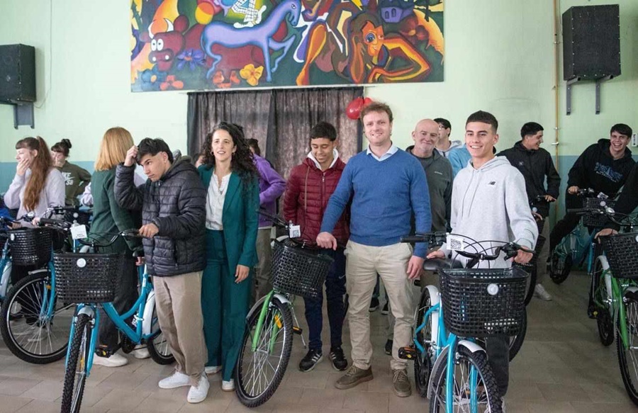 Wesner e integrantes del