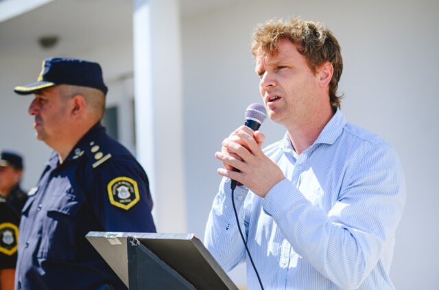 Wesner encabezó el acto