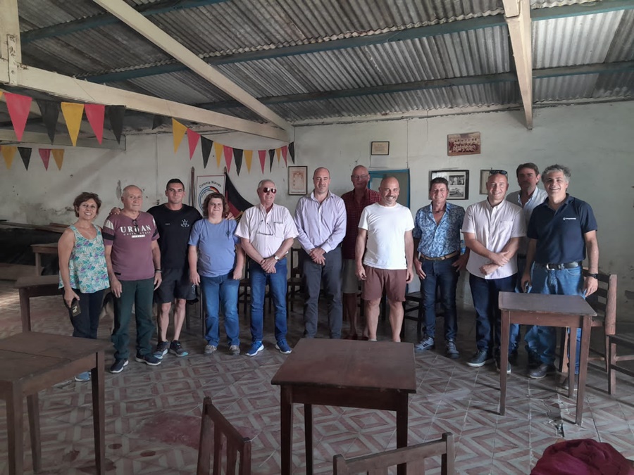 Integrantes de Coopelectric reunidos