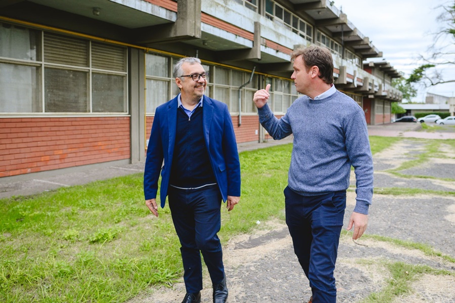 El Intendente junto al