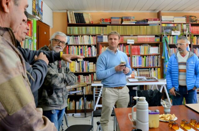 Wesner visitó la Biblioteca