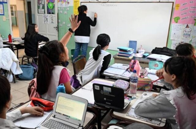 Cuándo cobran docentes