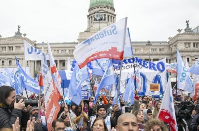 La oposición no pudo