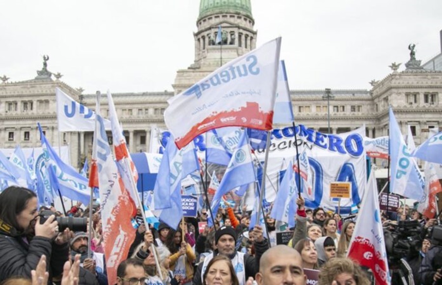 La oposición no pudo