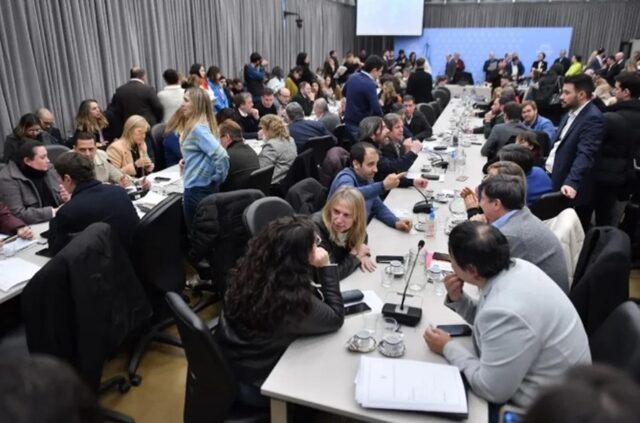 El oficialismo y dialoguistas