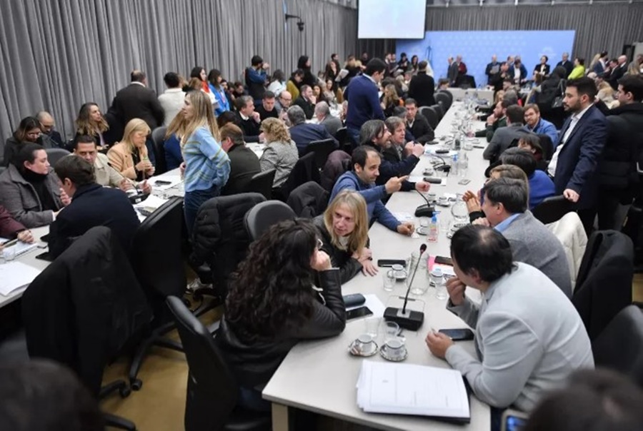 El oficialismo y dialoguistas
