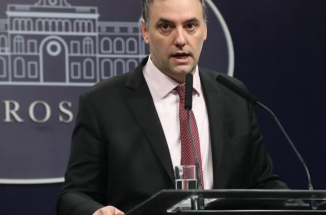 El Gobierno tildó de
