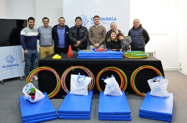 Entrega de material deportivo