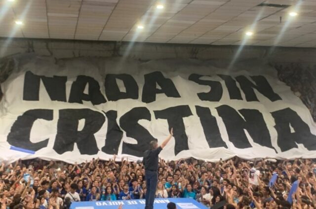 La pelea ahora es