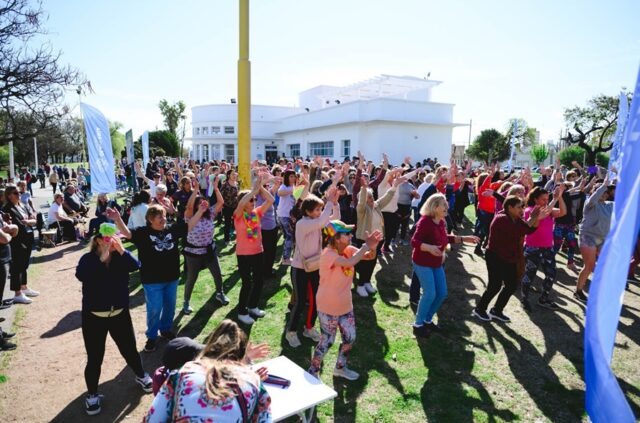 Una multitud celebró el