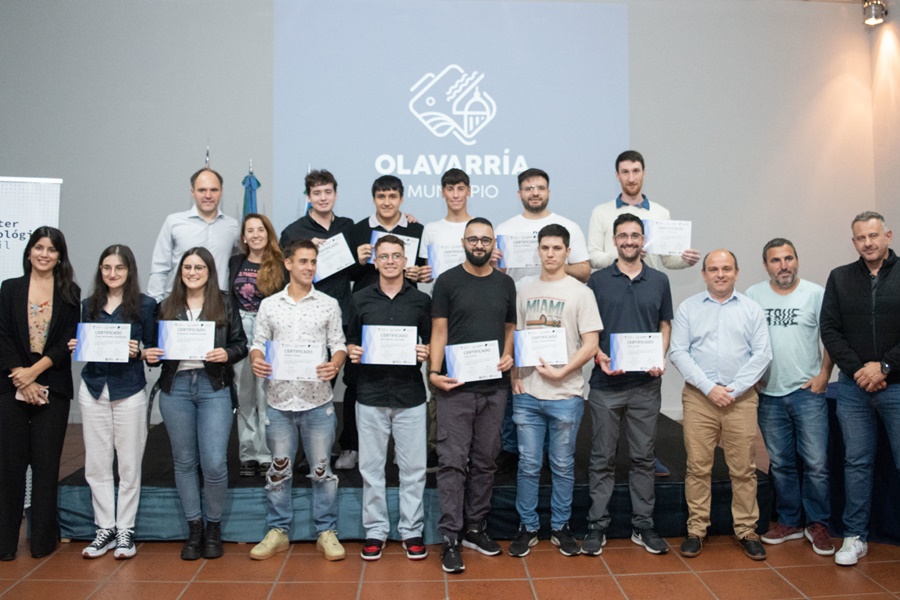 Egresaron los primeros estudiantes