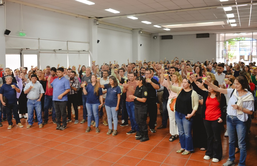 Wesner brindó con trabajadores