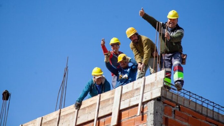 Provincia retoma viviendas y