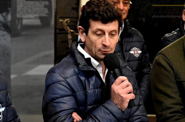 Renunció Juan Traversa a