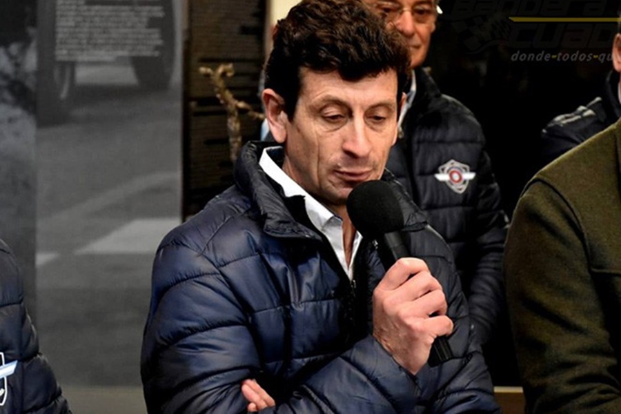Renunció Juan Traversa a