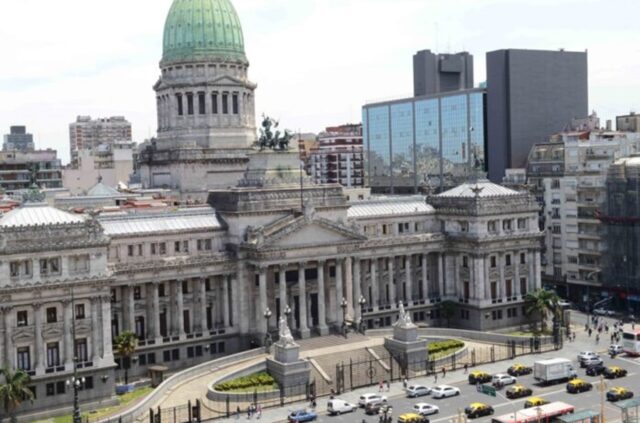 Aprueban el dictamen de