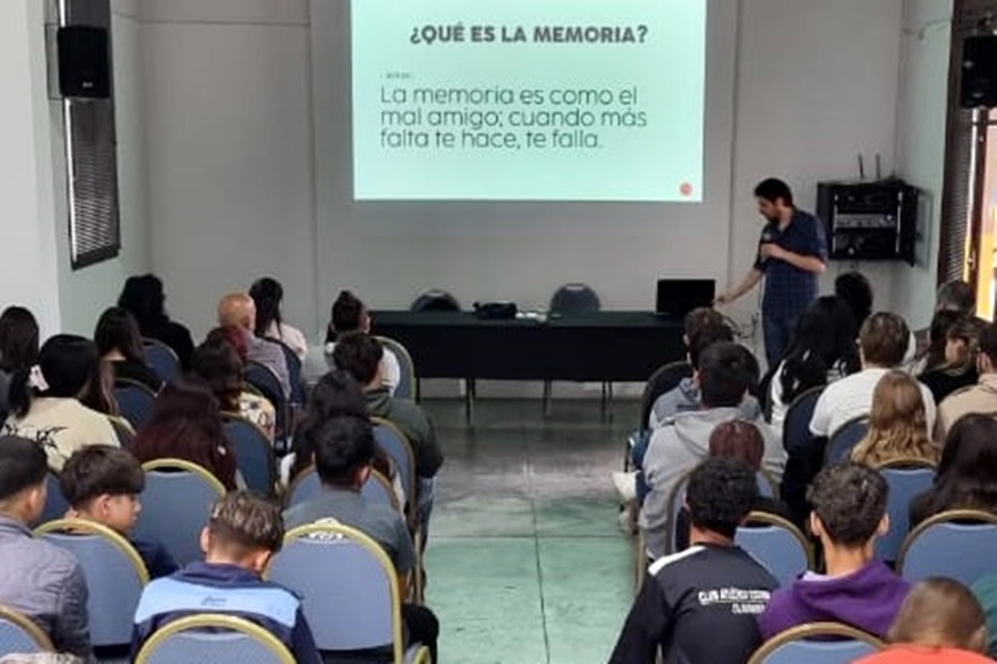 Más de 40 jóvenes