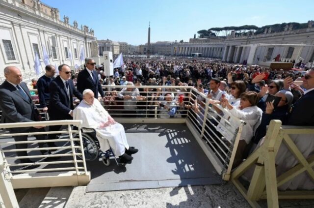 El papa francisco reapareció
