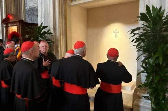 Los cardenales homenajearon al