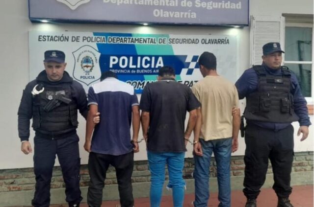 Detienen a tres hombres