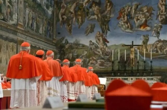 Los cardenales ingresaron al