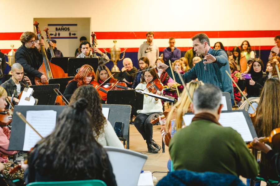 El municipio acerca música