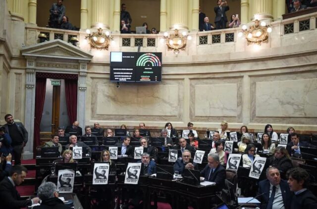 El senado aprobó suba