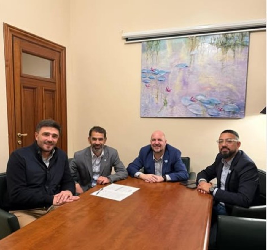 Galli anunció la firma