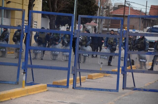 Muerte en comisaría primera