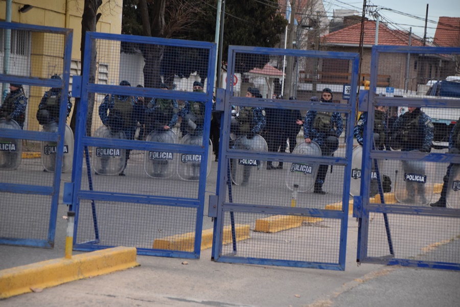 Muerte en comisaría primera
