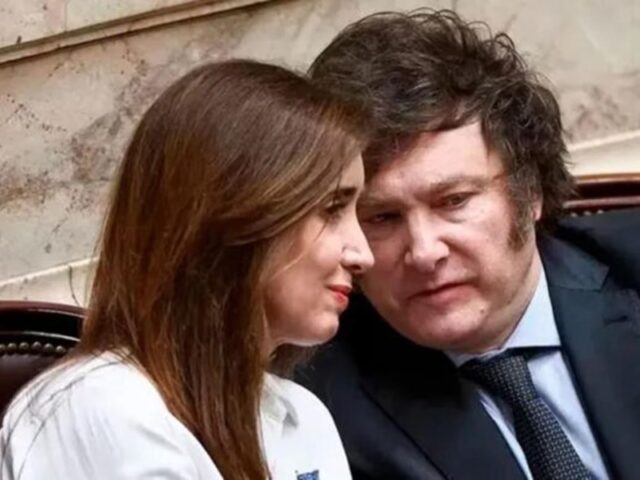 Villarruel cruzó a milei