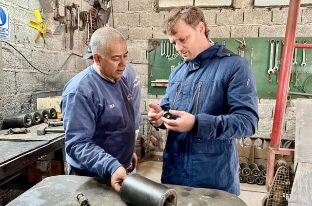 Wesner visitó la tornería