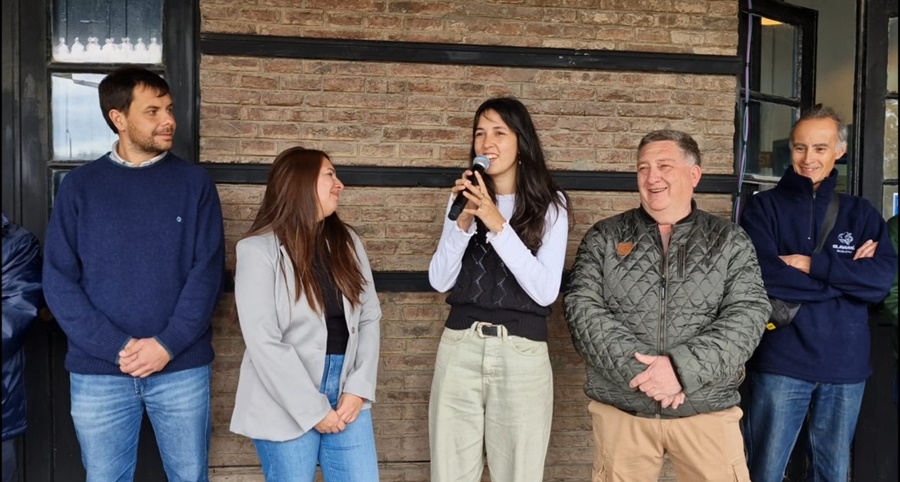 Con el acompañamiento de