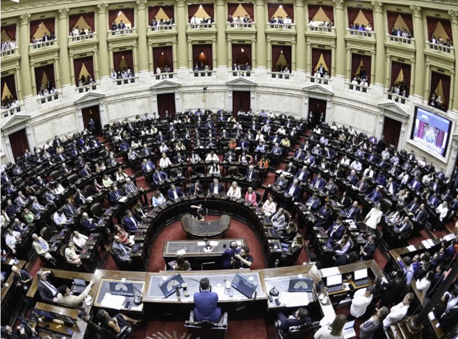 Por amplia mayoría la